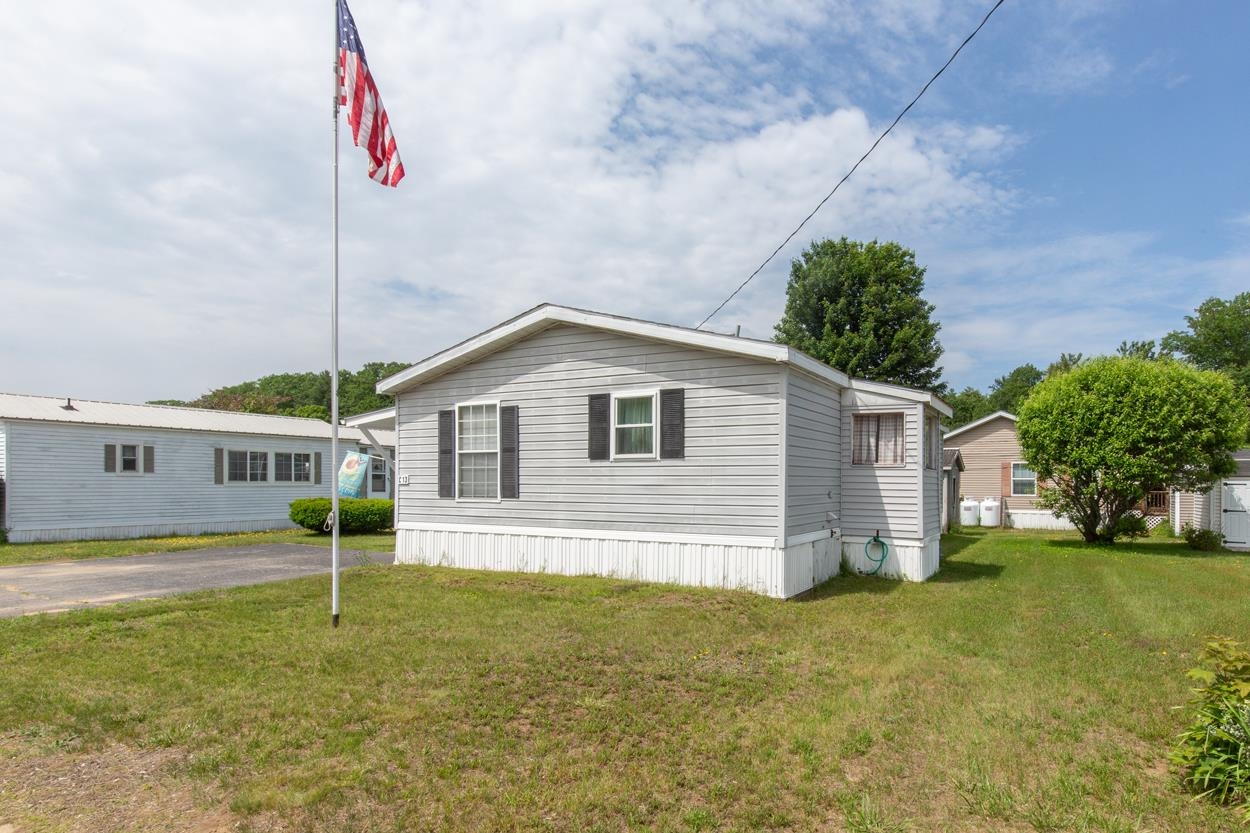 Gilford, New Hampshire 03249, United States, 2 Bedrooms Bedrooms, ,2 BathroomsBathrooms,Residential,Pending,152512