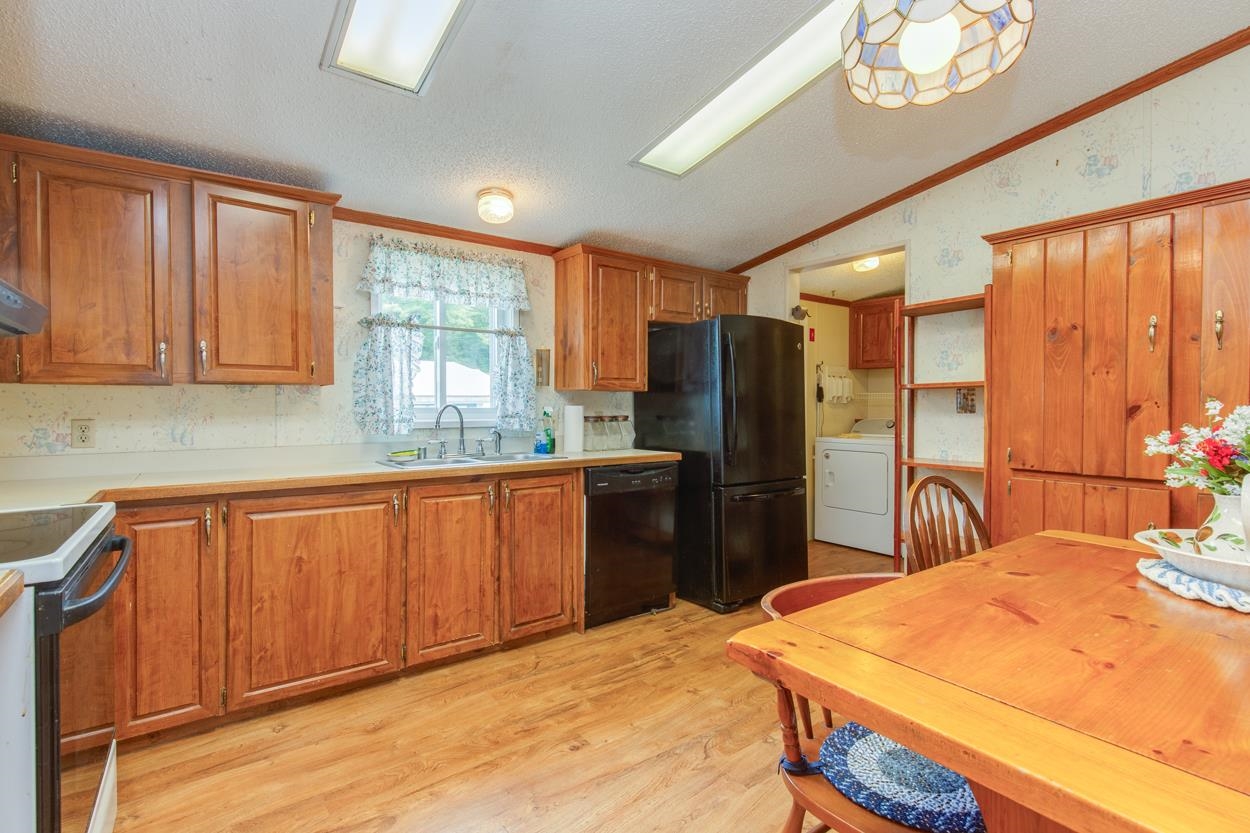 Gilford, New Hampshire 03249, United States, 2 Bedrooms Bedrooms, ,2 BathroomsBathrooms,Residential,Pending,152512