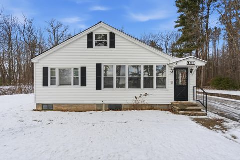 Photo of 408 Manchester Road, Auburn, NH 03032 (MLS # 5073239)