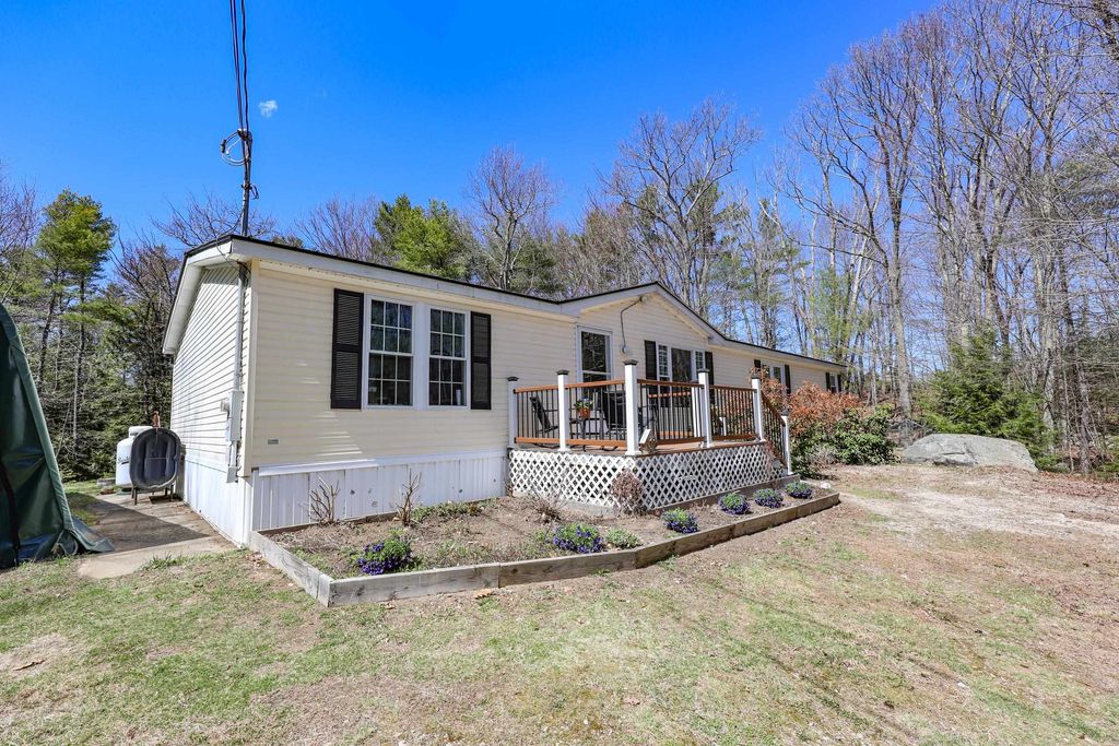 Photo of 13 Jeffrey Drive, Northwood, NH 03261 (MLS # 5085888)