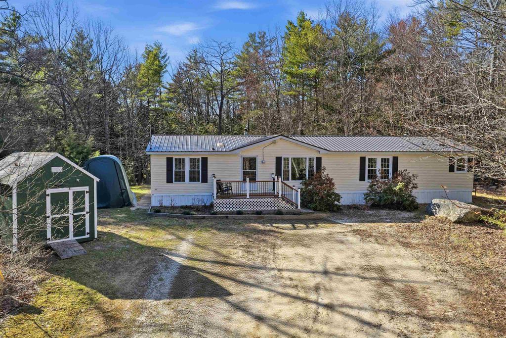 Photo of 13 Jeffrey Drive, Northwood, NH 03261 (MLS # 5085888)