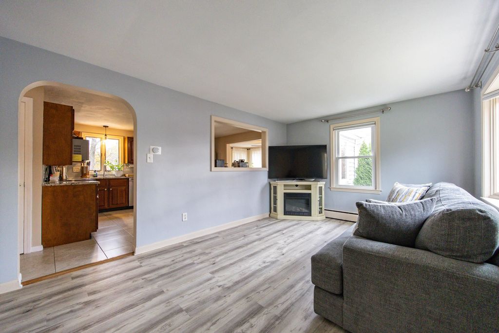 Photo of 11 Maclarnon Road, Salem, NH 03079 (MLS # 5068800)