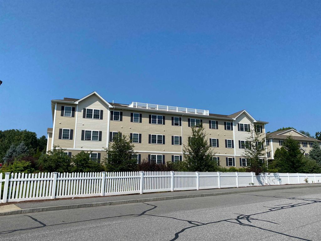 Photo of 20 Sentinel Court #305, Manchester, NH 03104 (MLS # 5075117)