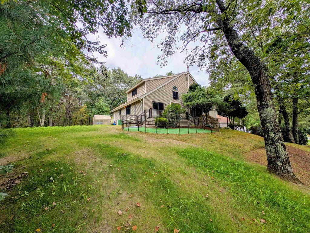 Photo of 2 Remington Court, Derry, NH 03038 (MLS # 5032111)