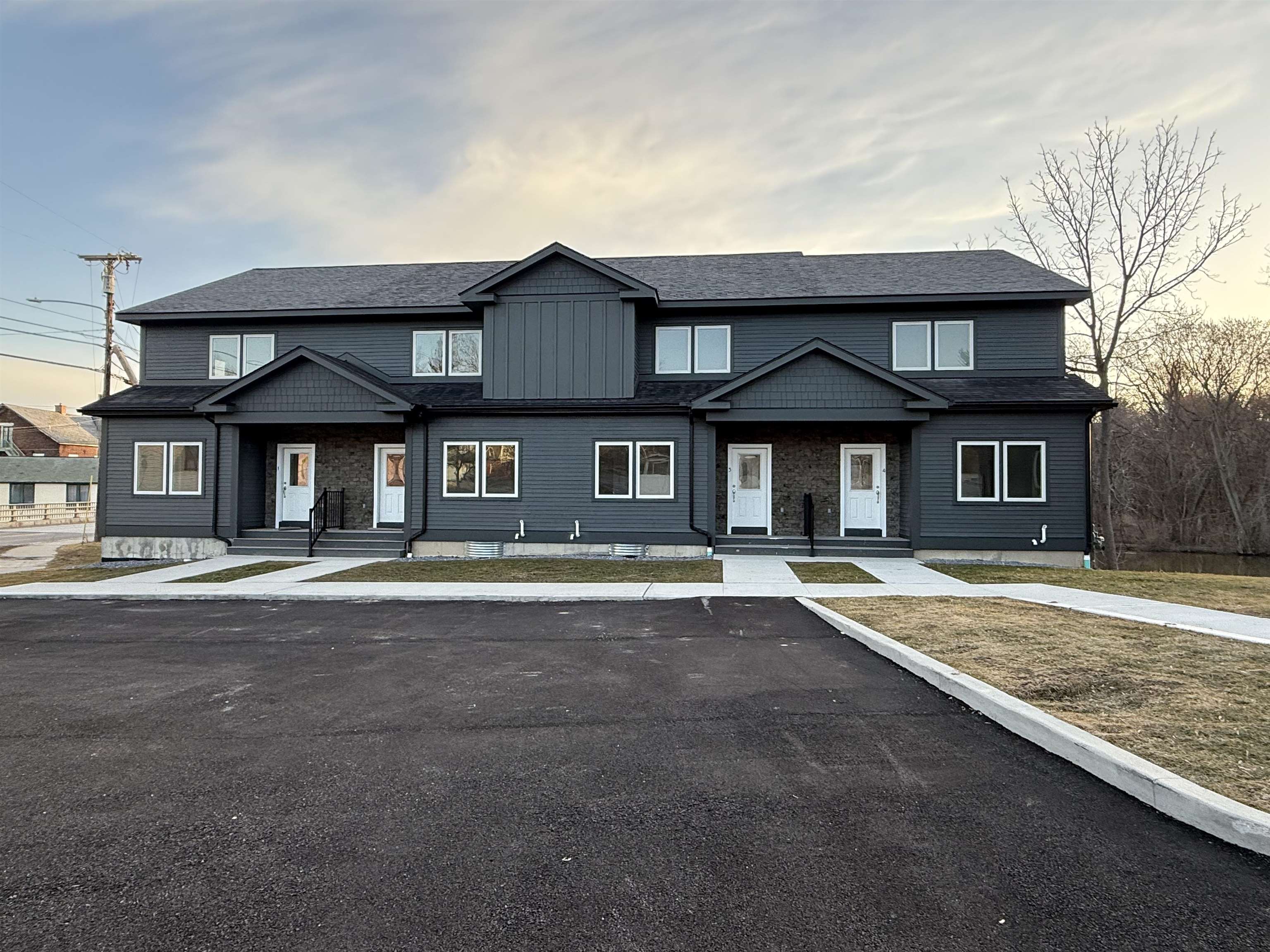 Vergennes, Vermont 05491, United States, 2 Bedrooms Bedrooms, ,2 BathroomsBathrooms,Residential,Active,93662