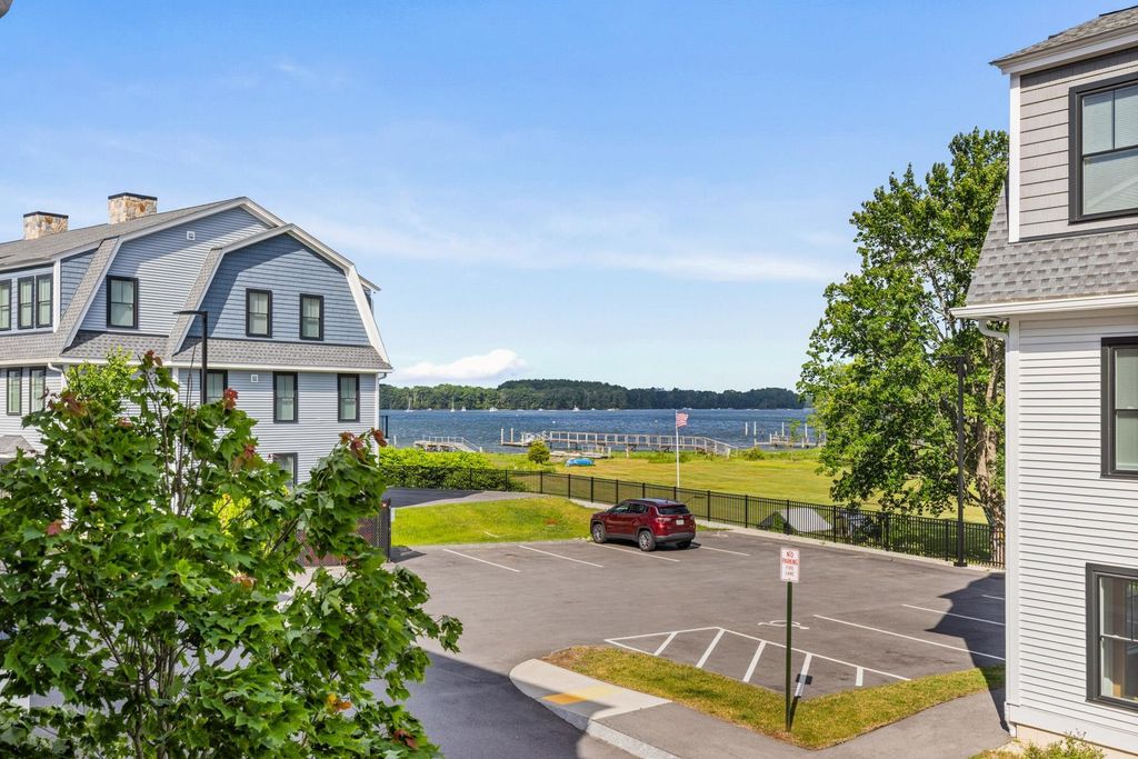 Photo of 4 LITTLE BAY Drive, Dover, NH 03820 (MLS # 5062524)