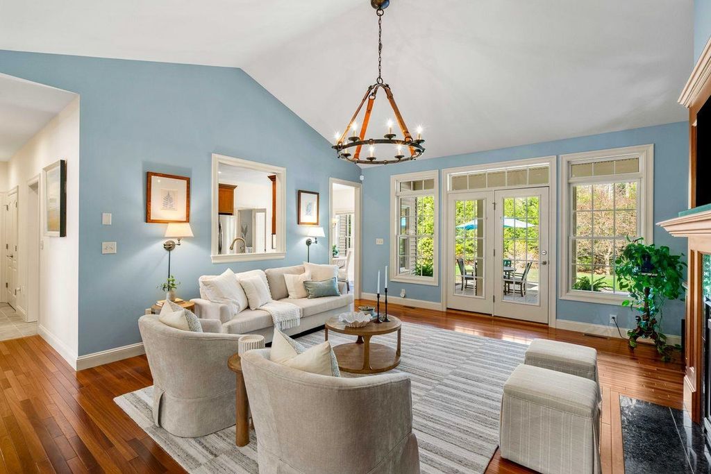 Photo of 12 Amber Lane, Bedford, NH 03110 (MLS # 5085585)