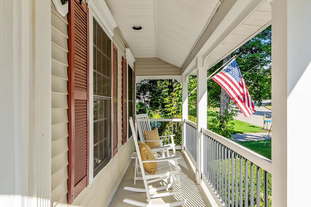 Photo of 162 Tiffany Lane, Manchester, NH 03104 (MLS # 5061603)