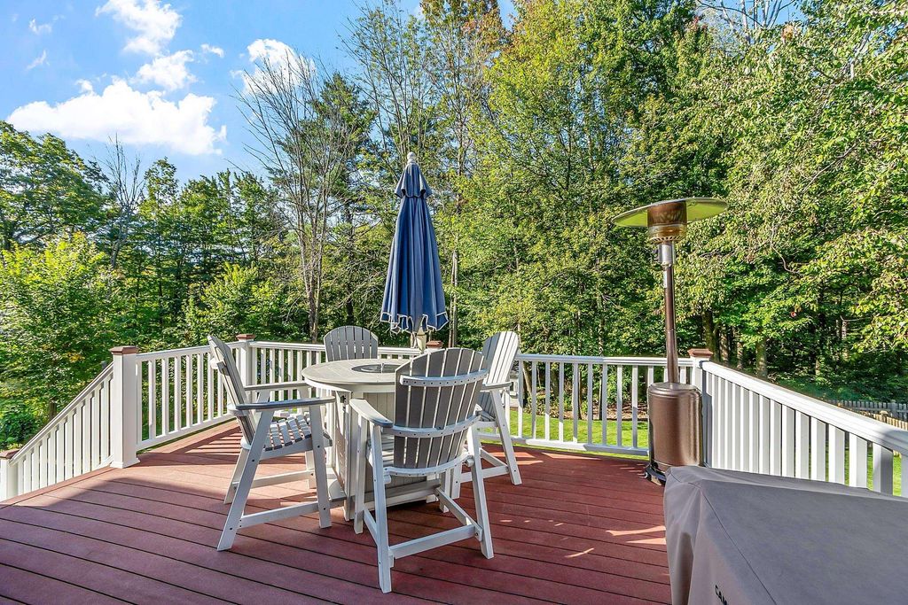 Photo of 162 Tiffany Lane, Manchester, NH 03104 (MLS # 5061603)
