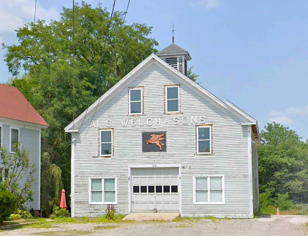 Photo of 28 Main Street, Raymond, NH 03077 (MLS # 5046346)