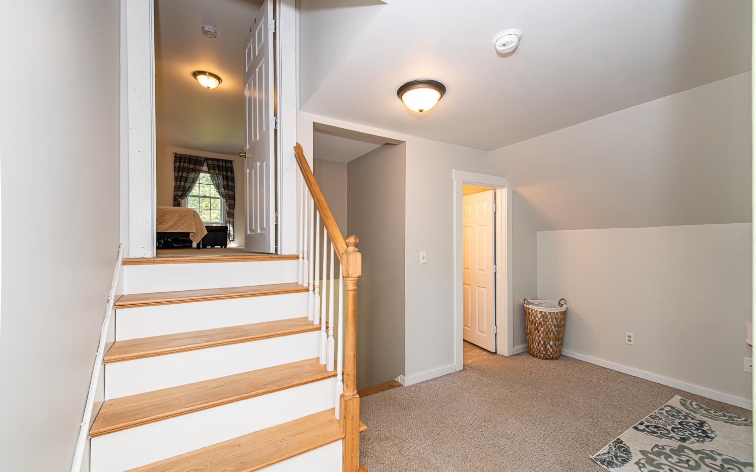 Epping, New Hampshire 03042, United States, 3 Bedrooms Bedrooms, ,2 BathroomsBathrooms,Residential,Pending,131054