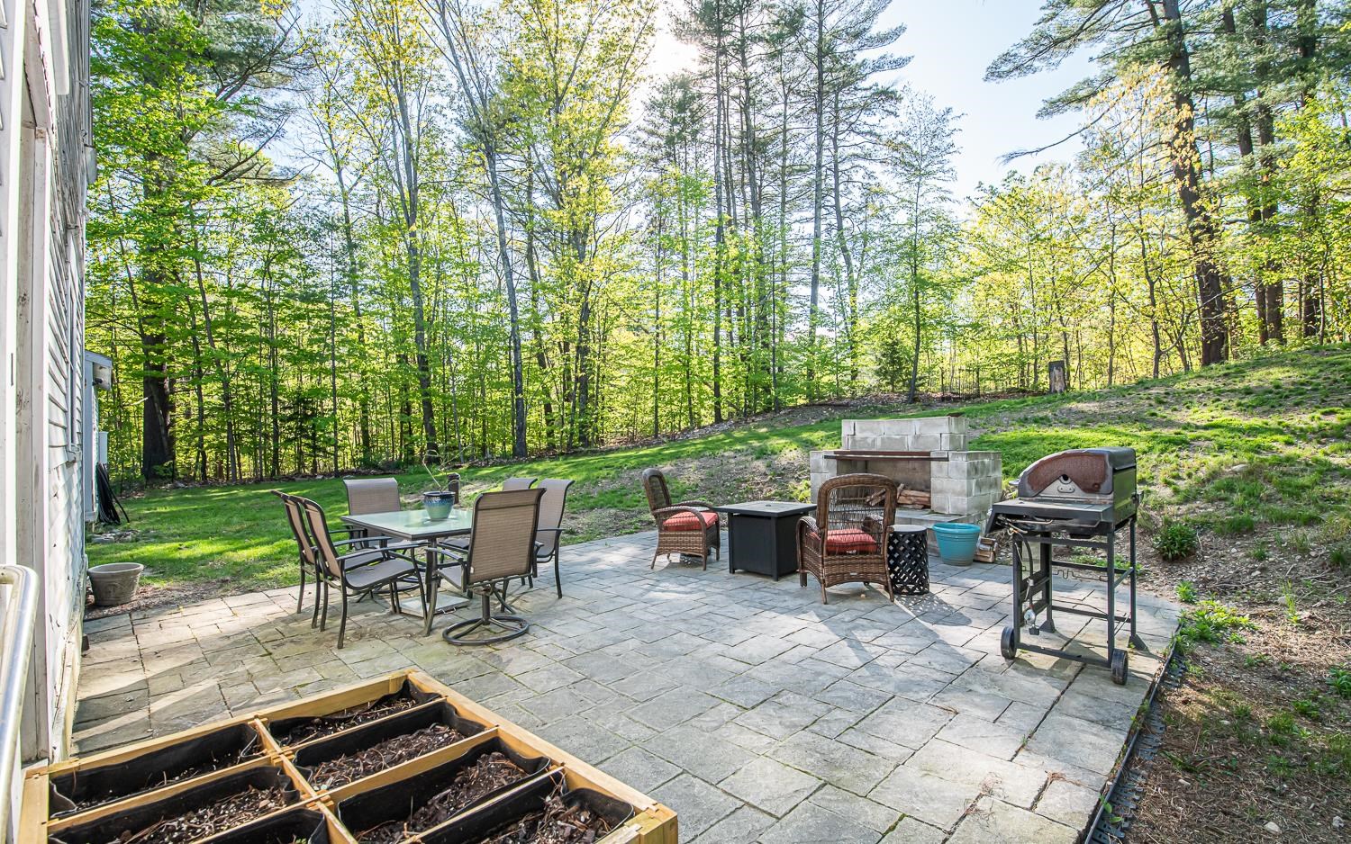 Epping, New Hampshire 03042, United States, 3 Bedrooms Bedrooms, ,2 BathroomsBathrooms,Residential,Pending,131054