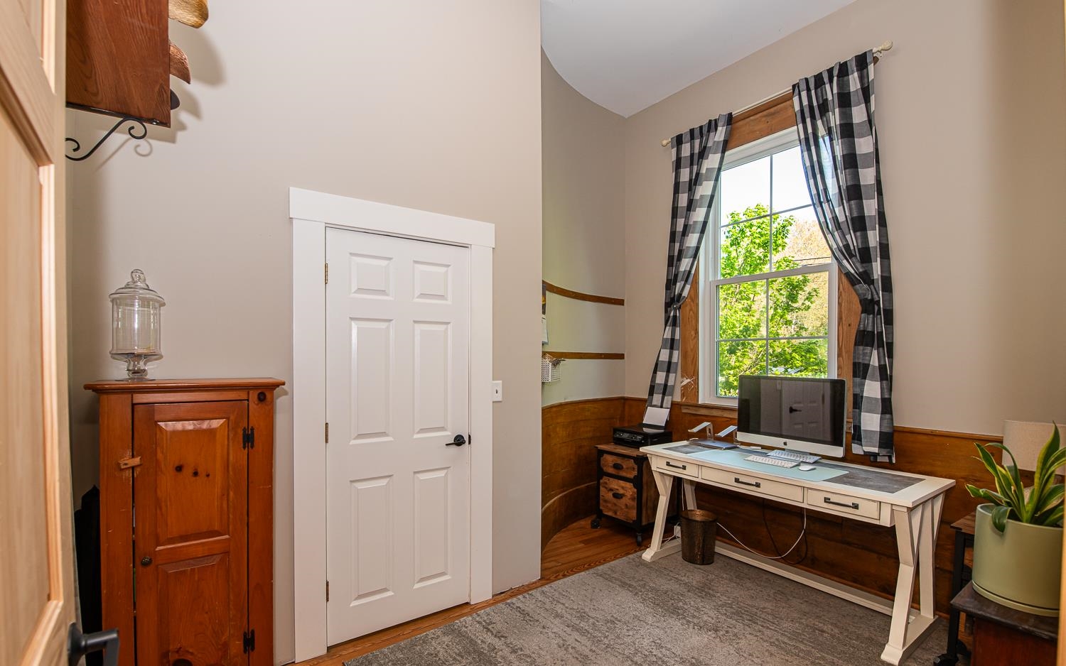 Epping, New Hampshire 03042, United States, 3 Bedrooms Bedrooms, ,2 BathroomsBathrooms,Residential,Pending,131054