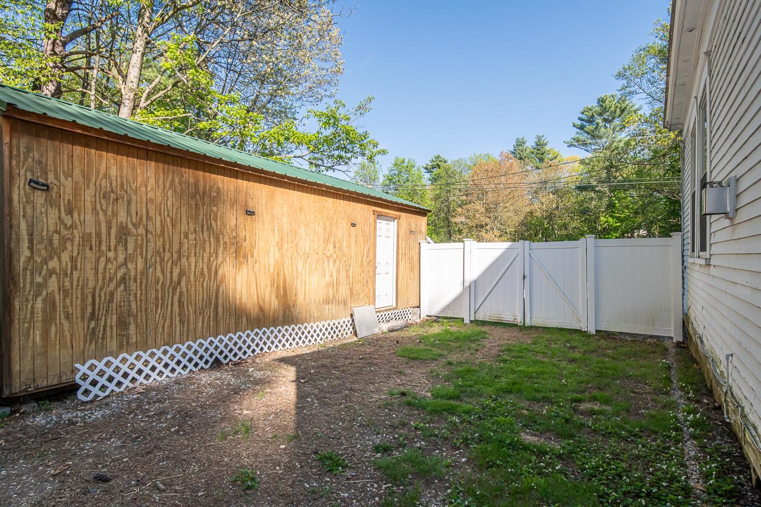 Epping, New Hampshire 03042, United States, 3 Bedrooms Bedrooms, ,2 BathroomsBathrooms,Residential,Pending,131054