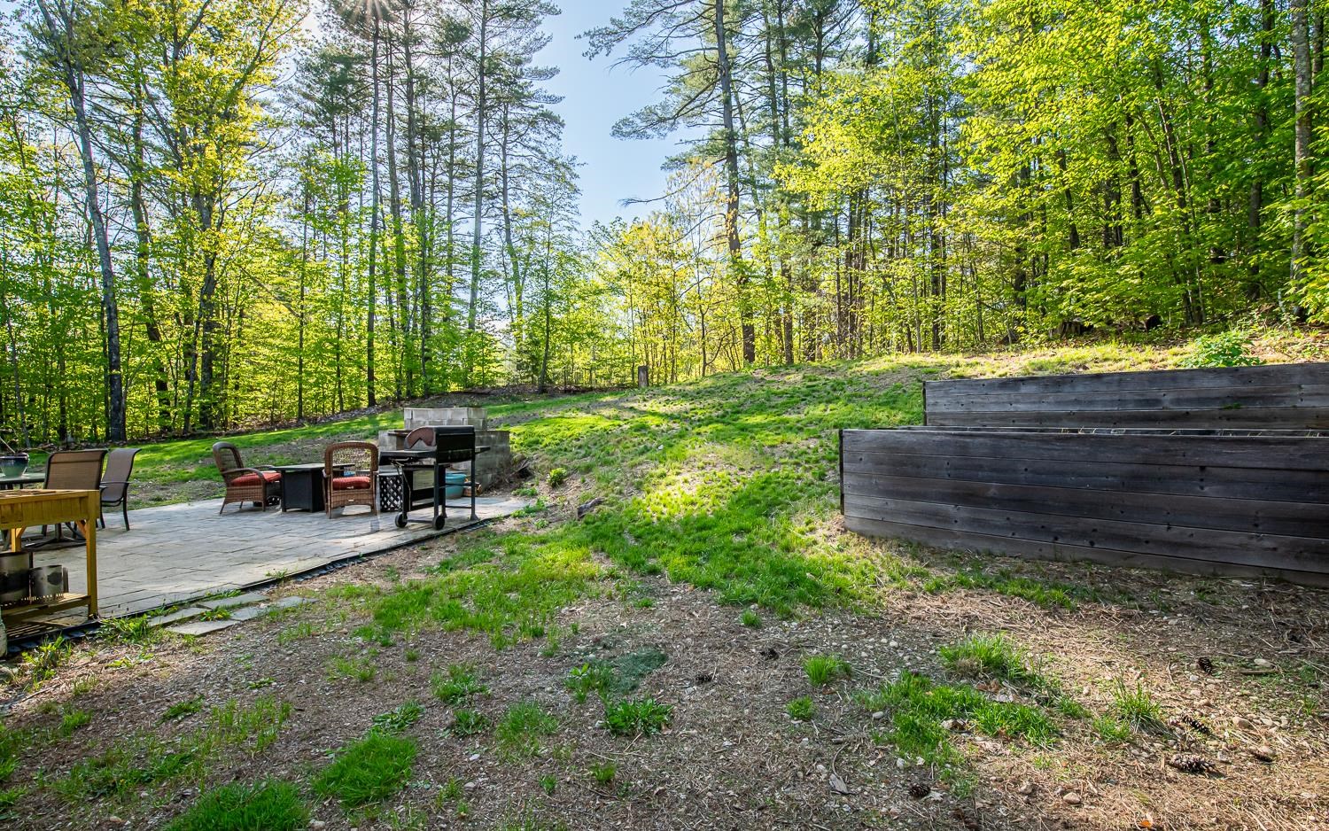 Epping, New Hampshire 03042, United States, 3 Bedrooms Bedrooms, ,2 BathroomsBathrooms,Residential,Pending,131054