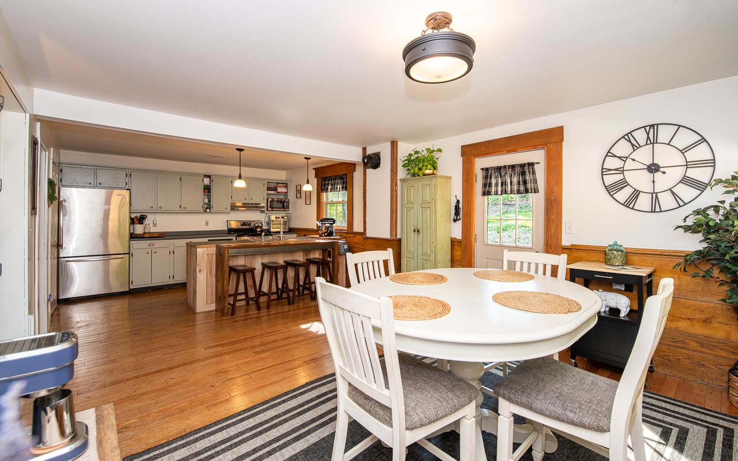 Epping, New Hampshire 03042, United States, 3 Bedrooms Bedrooms, ,2 BathroomsBathrooms,Residential,Pending,131054