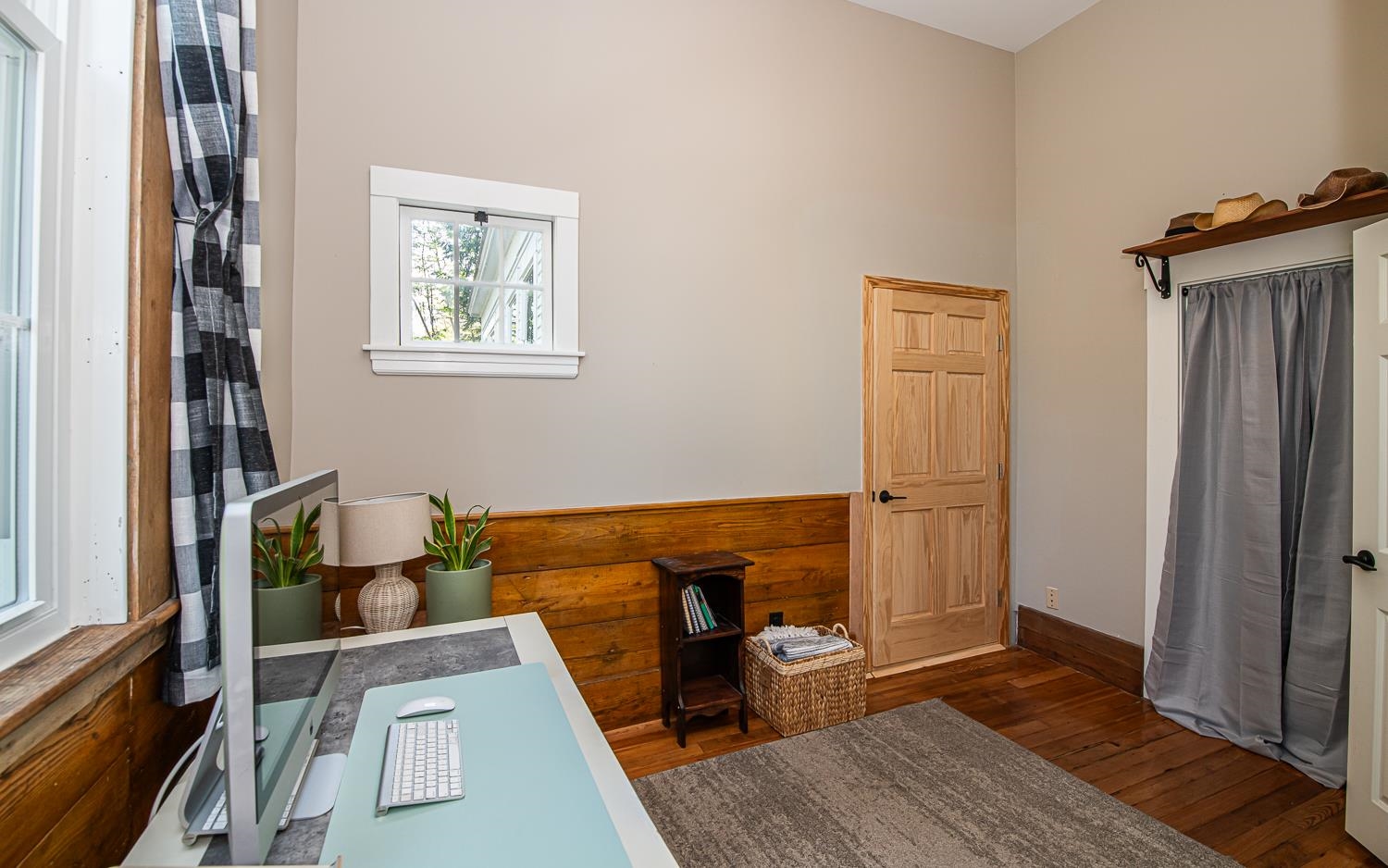 Epping, New Hampshire 03042, United States, 3 Bedrooms Bedrooms, ,2 BathroomsBathrooms,Residential,Pending,131054