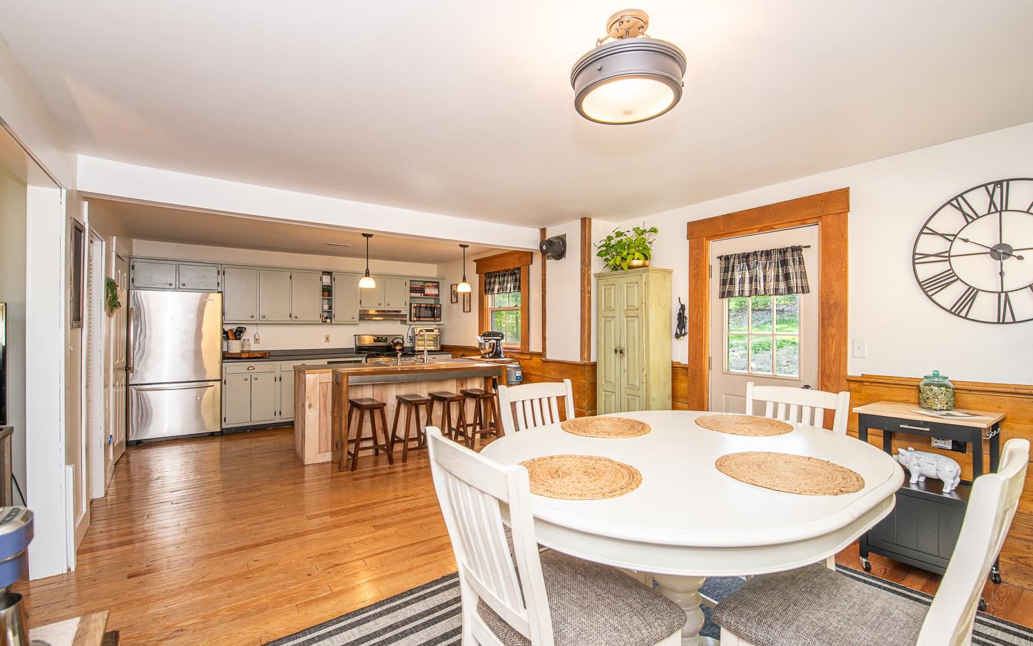 Epping, New Hampshire 03042, United States, 3 Bedrooms Bedrooms, ,2 BathroomsBathrooms,Residential,Pending,131054