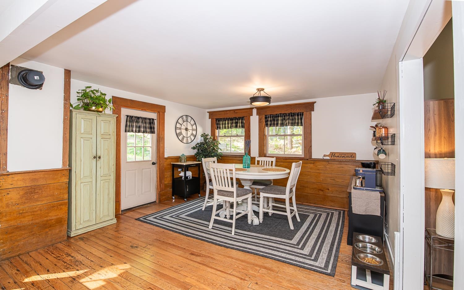 Epping, New Hampshire 03042, United States, 3 Bedrooms Bedrooms, ,2 BathroomsBathrooms,Residential,Pending,131054