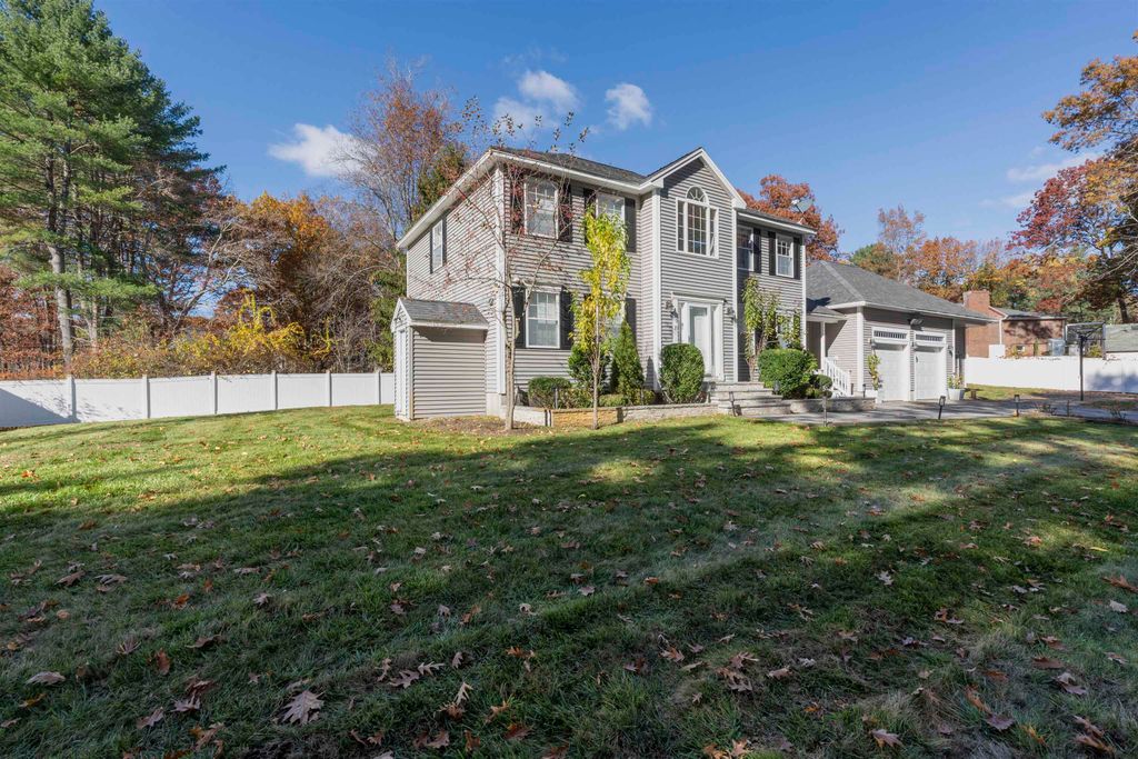 Photo of 10 Evelyn Road, Salem, NH 03079 (MLS # 5068016)