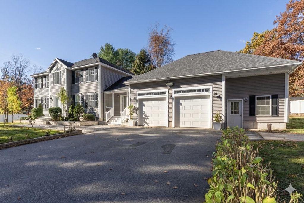 Photo of 10 Evelyn Road, Salem, NH 03079 (MLS # 5068016)