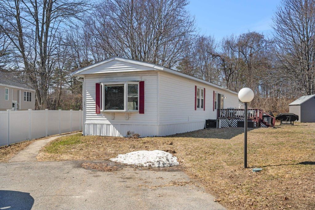 Photo of 101 Lillian Avenue, Seabrook, NH 03874 (MLS # 5081240)