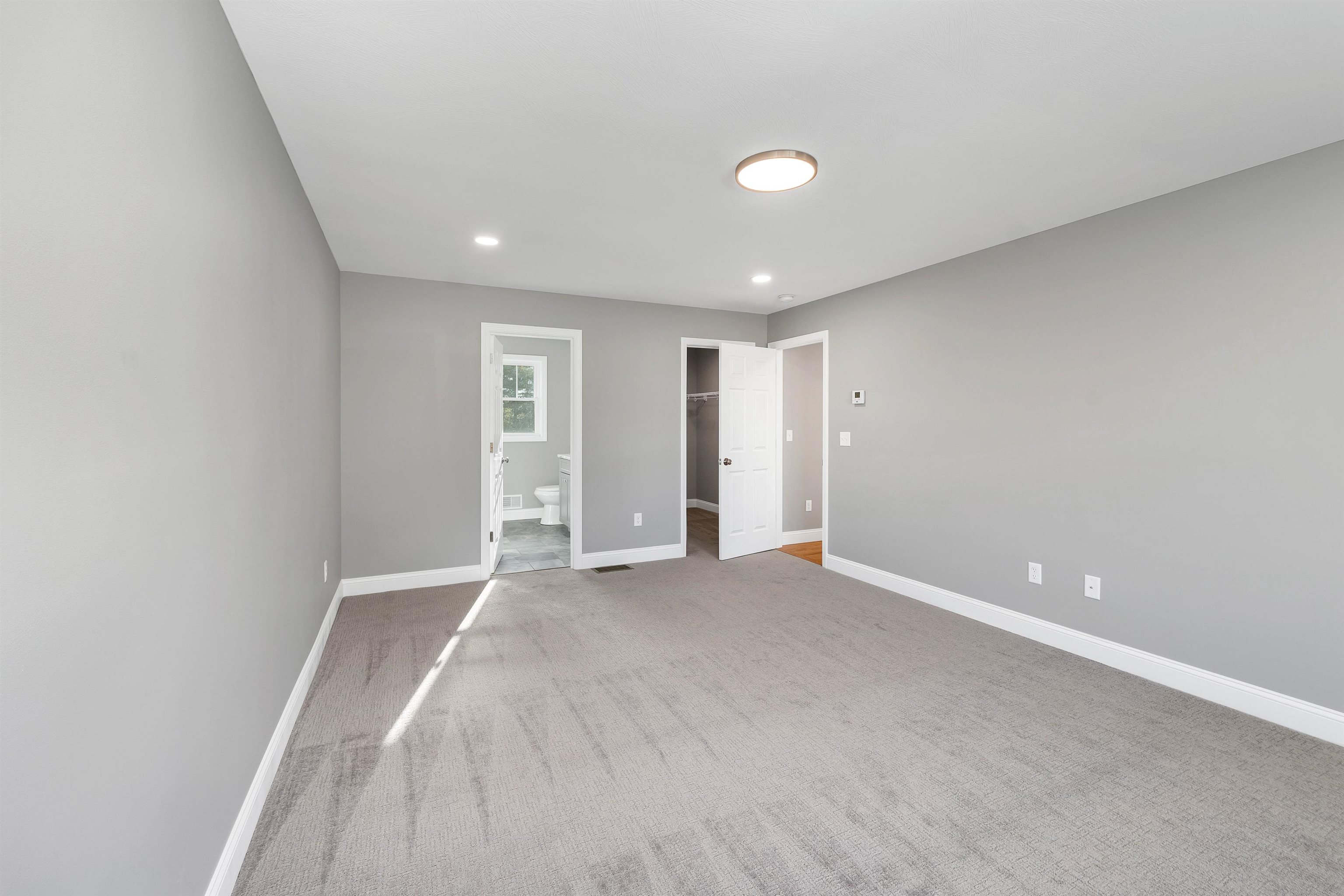 Concord, New Hampshire 03301, United States, 3 Bedrooms Bedrooms, ,3 BathroomsBathrooms,Residential,Active,117115