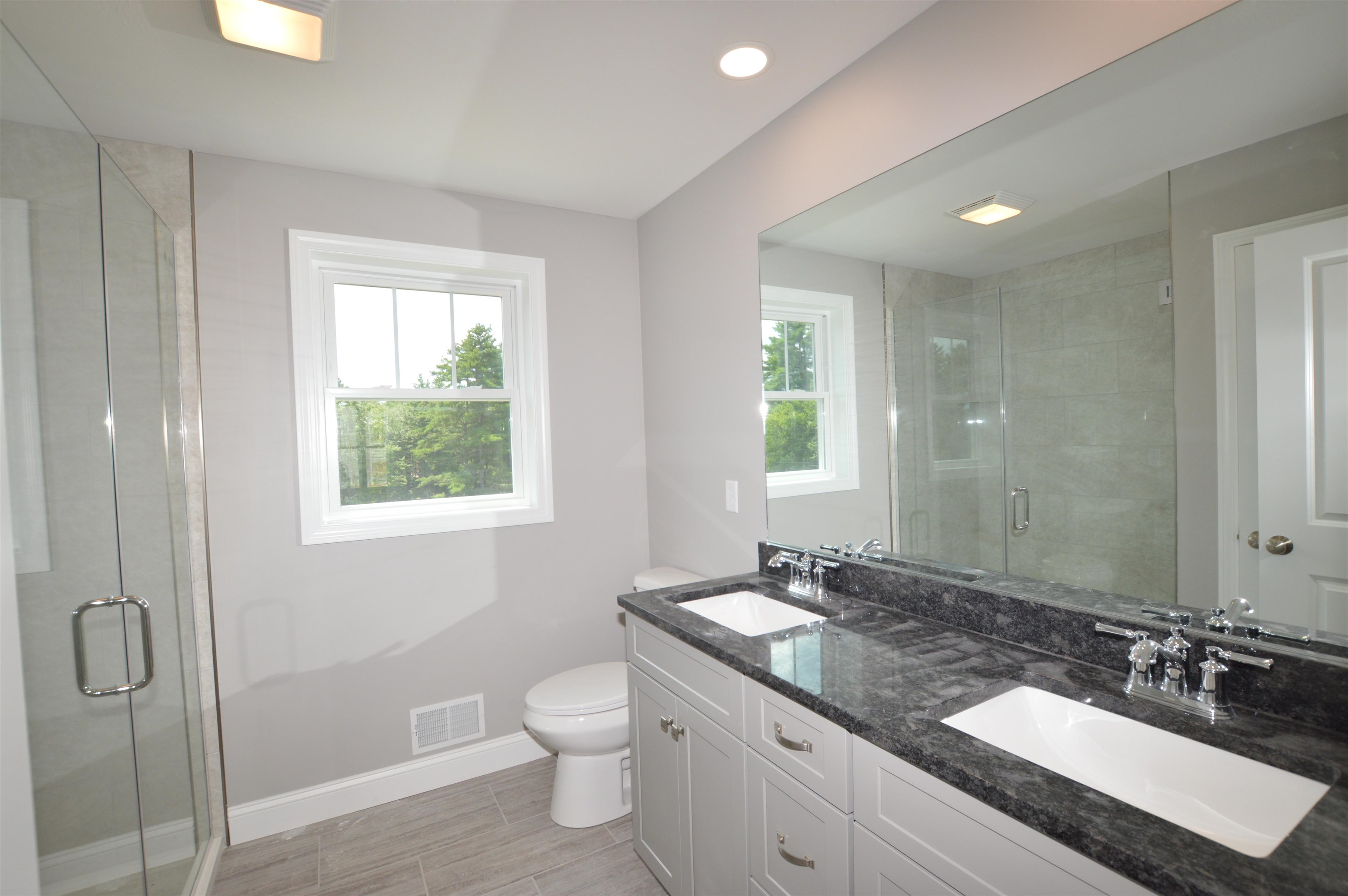 Concord, New Hampshire 03301, United States, 3 Bedrooms Bedrooms, ,3 BathroomsBathrooms,Residential,Active,117115