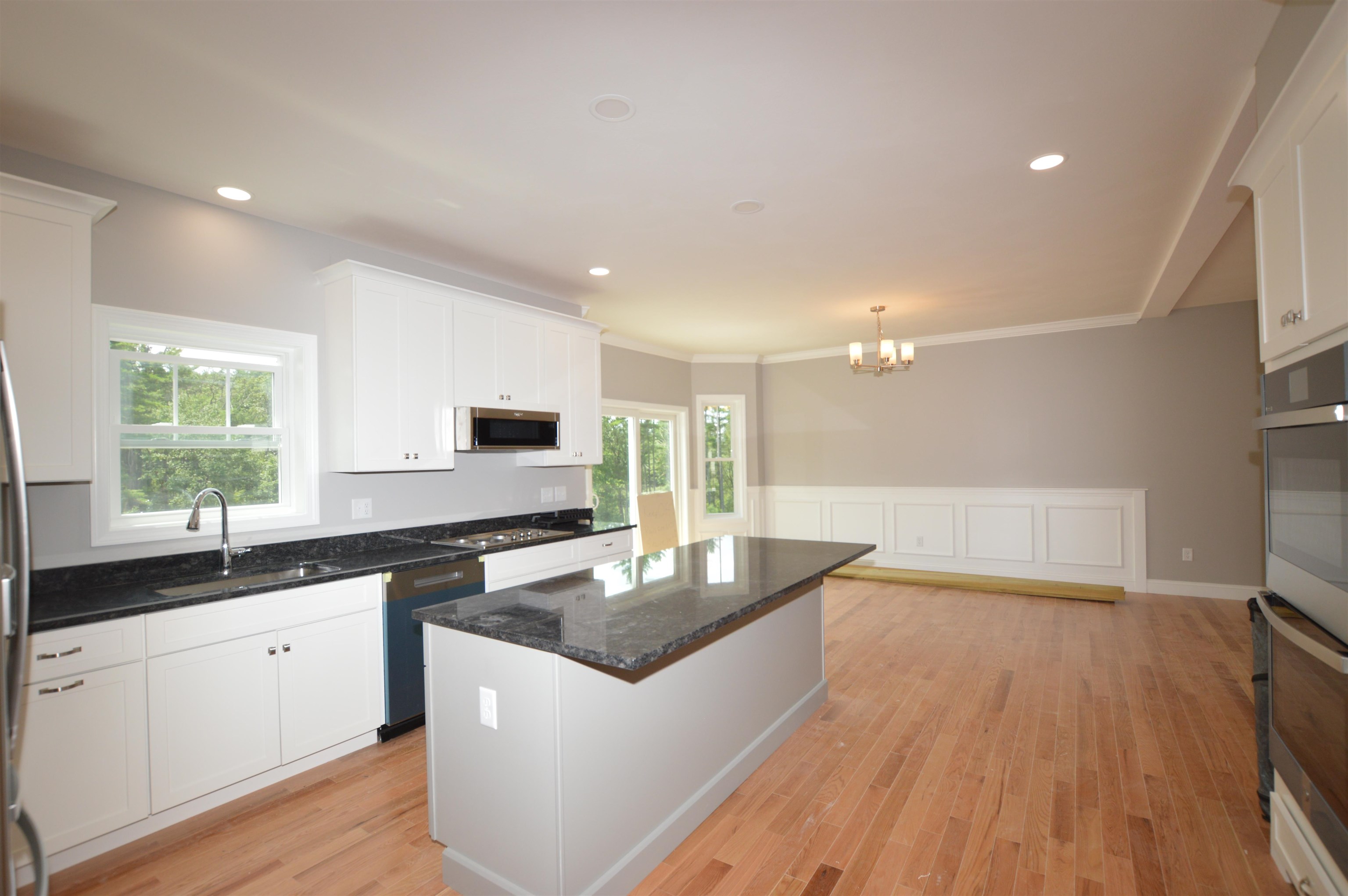 Concord, New Hampshire 03301, United States, 3 Bedrooms Bedrooms, ,3 BathroomsBathrooms,Residential,Active,117115