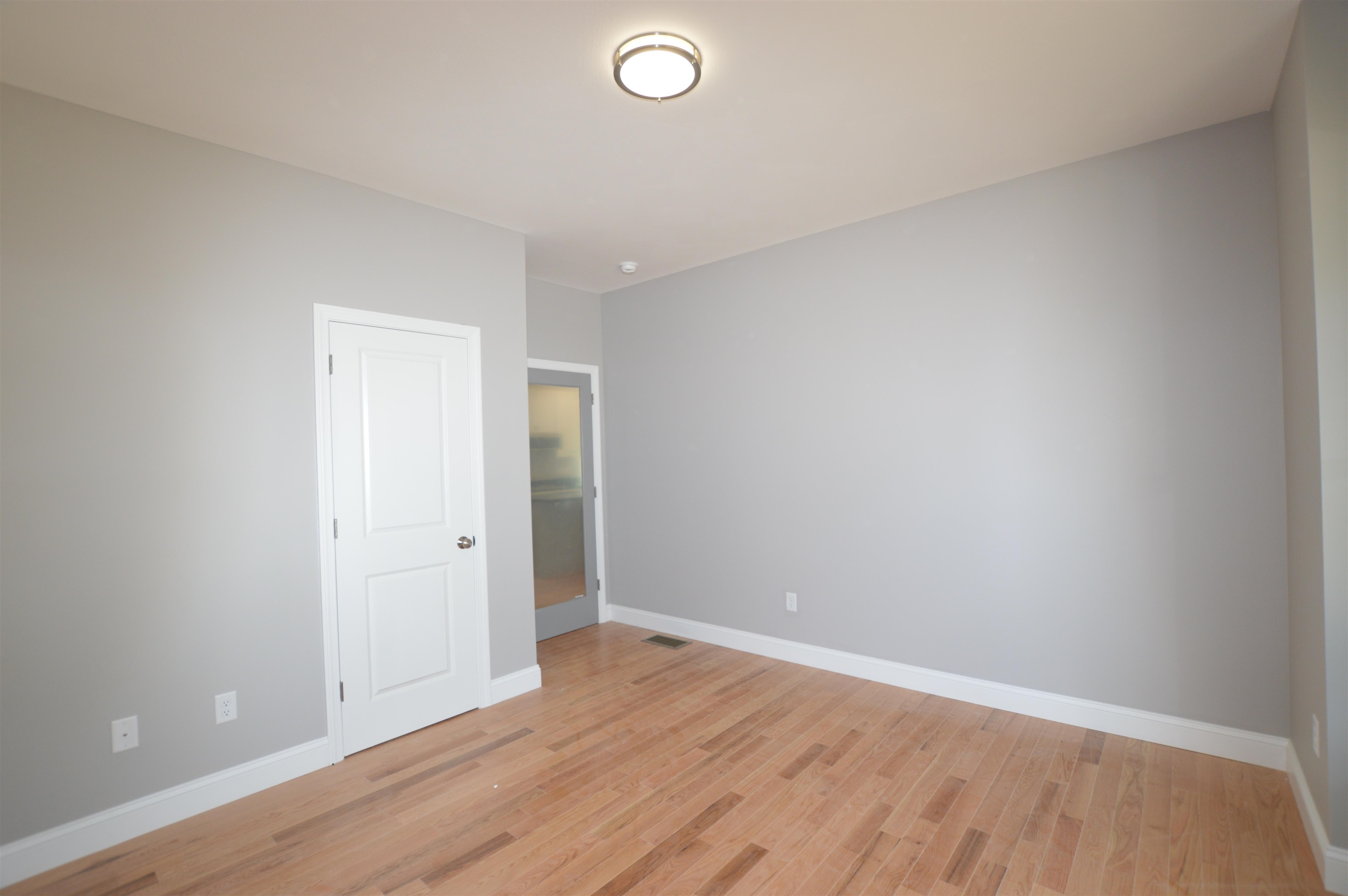 Concord, New Hampshire 03301, United States, 3 Bedrooms Bedrooms, ,3 BathroomsBathrooms,Residential,Active,117115