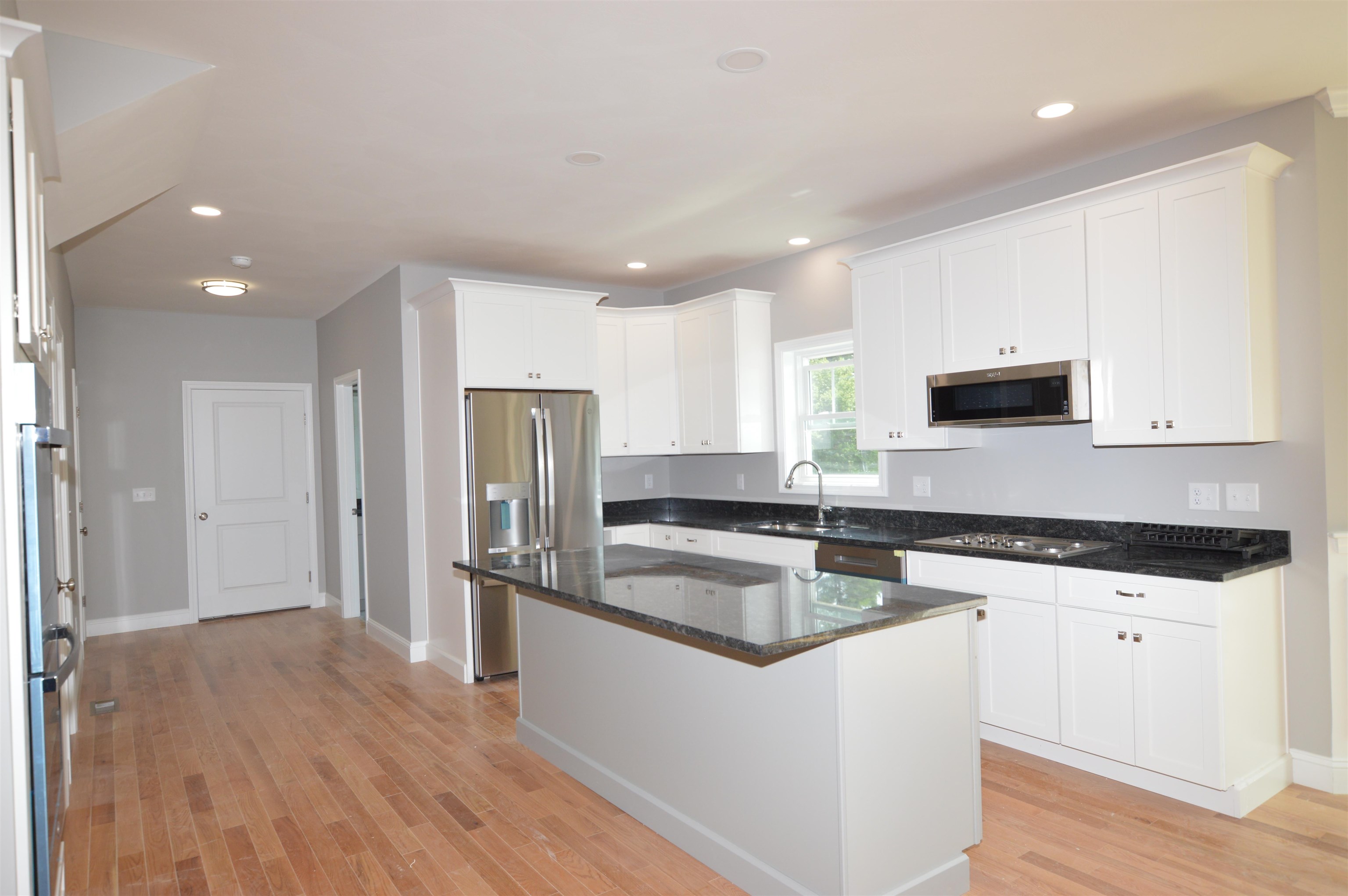 Concord, New Hampshire 03301, United States, 3 Bedrooms Bedrooms, ,3 BathroomsBathrooms,Residential,Active,117115