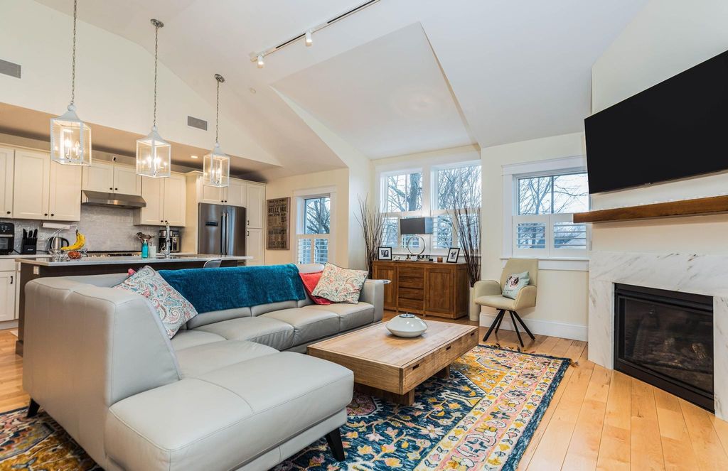 Photo of 1 Franklin Street #2C, Exeter, NH 03833 (MLS # 5080425)