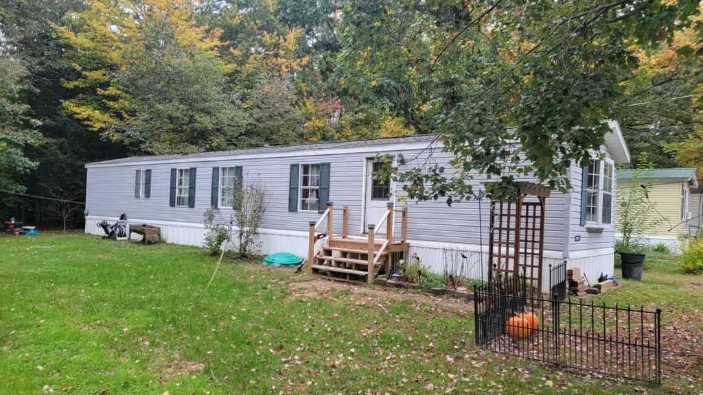 Photo of 25 Freedom Acres Drive, Hinsdale, NH 03451 (MLS # 5067358)