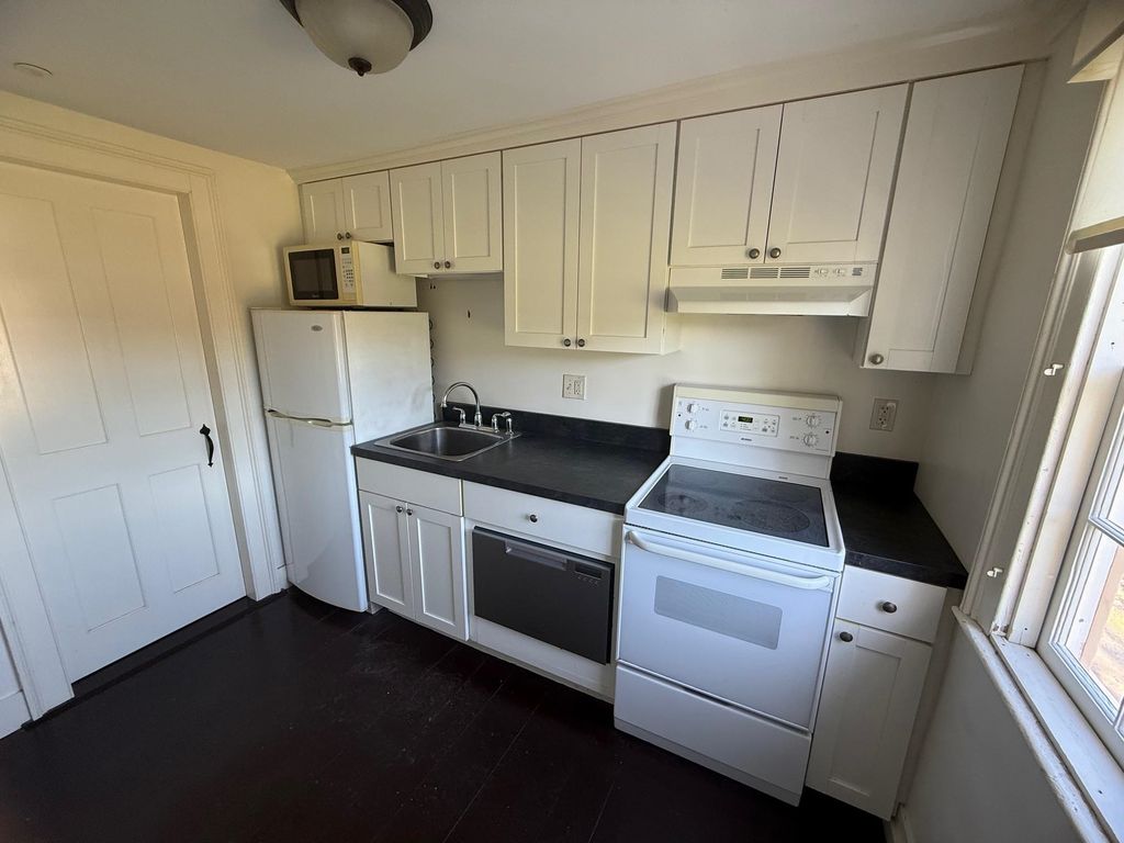 Photo of 43 Puddle Lane, Portsmouth, NH 03801 (MLS # 5065350)