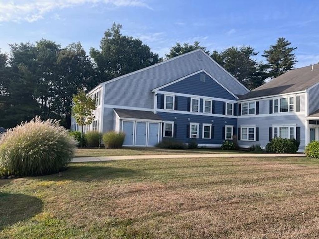 Photo of 313 Springbrook Circle, Portsmouth, NH 03801 (MLS # 5068455)