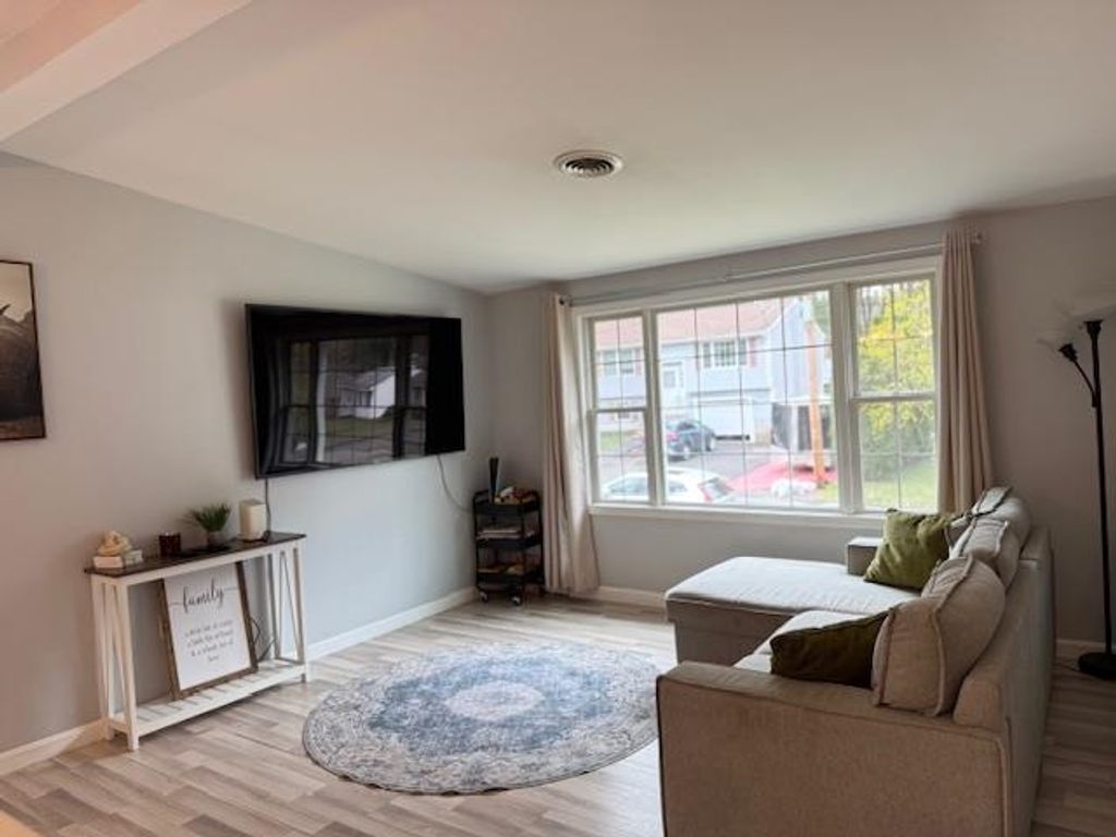 Photo of 18 Baltimore Road, Nashua, NH 03062 (MLS # 5084213)