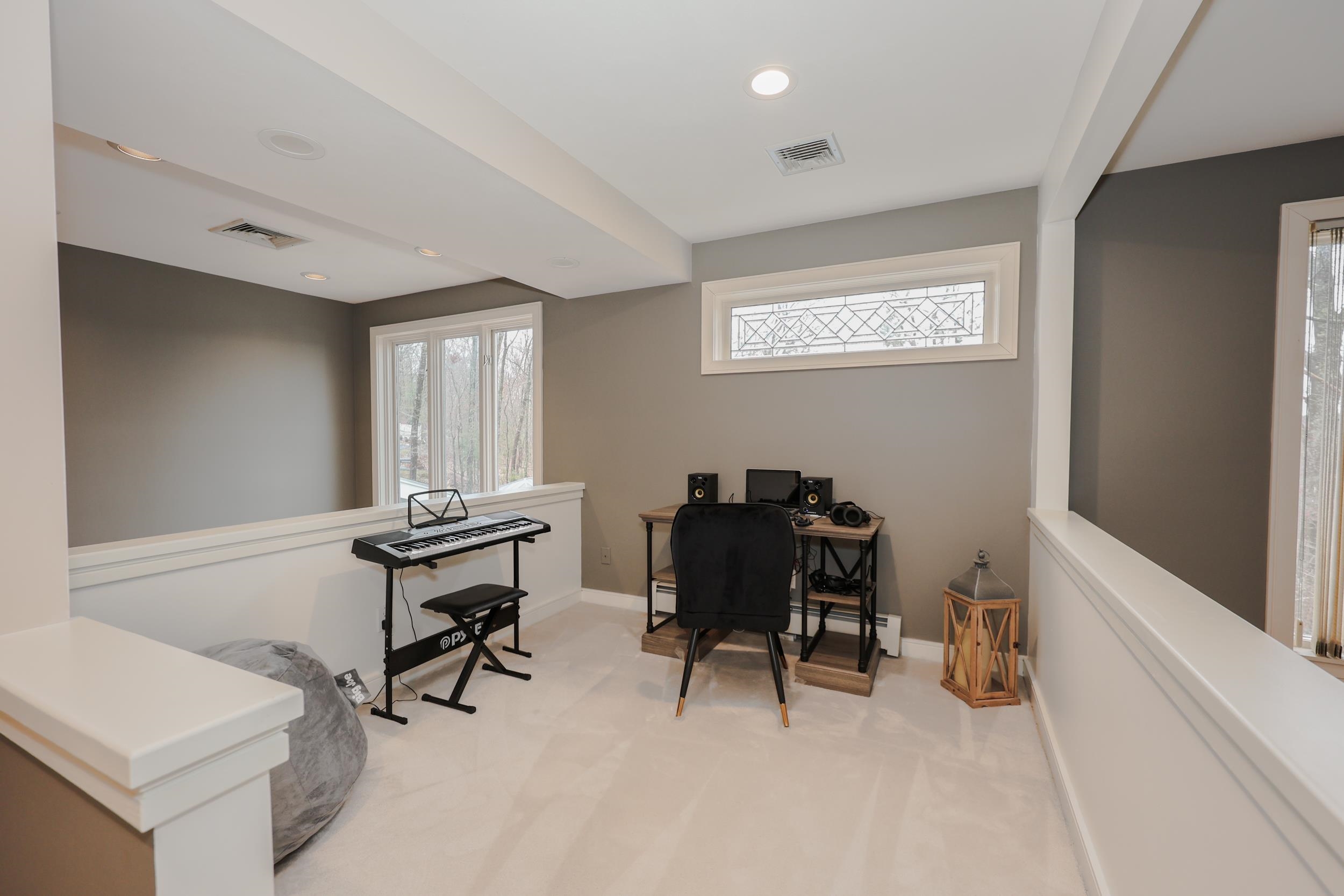 Windham, New Hampshire 03087, United States, 4 Bedrooms Bedrooms, ,4 BathroomsBathrooms,Residential,Pending,103694