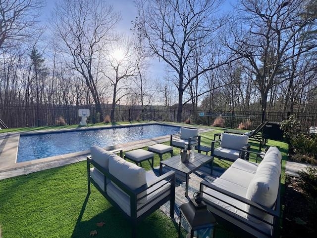 Windham, New Hampshire 03087, United States, 4 Bedrooms Bedrooms, ,4 BathroomsBathrooms,Residential,Pending,103694