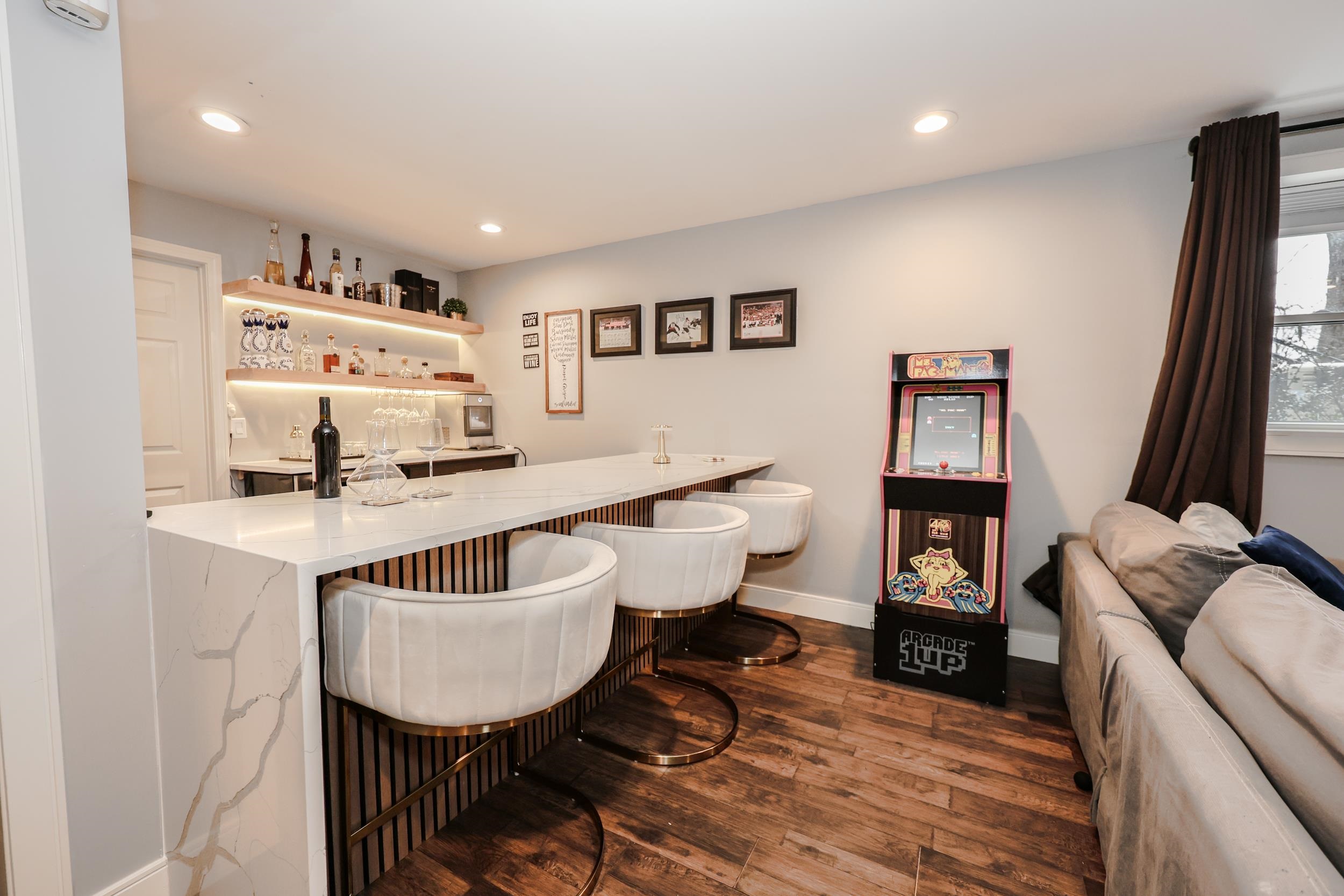 Windham, New Hampshire 03087, United States, 4 Bedrooms Bedrooms, ,4 BathroomsBathrooms,Residential,Pending,103694