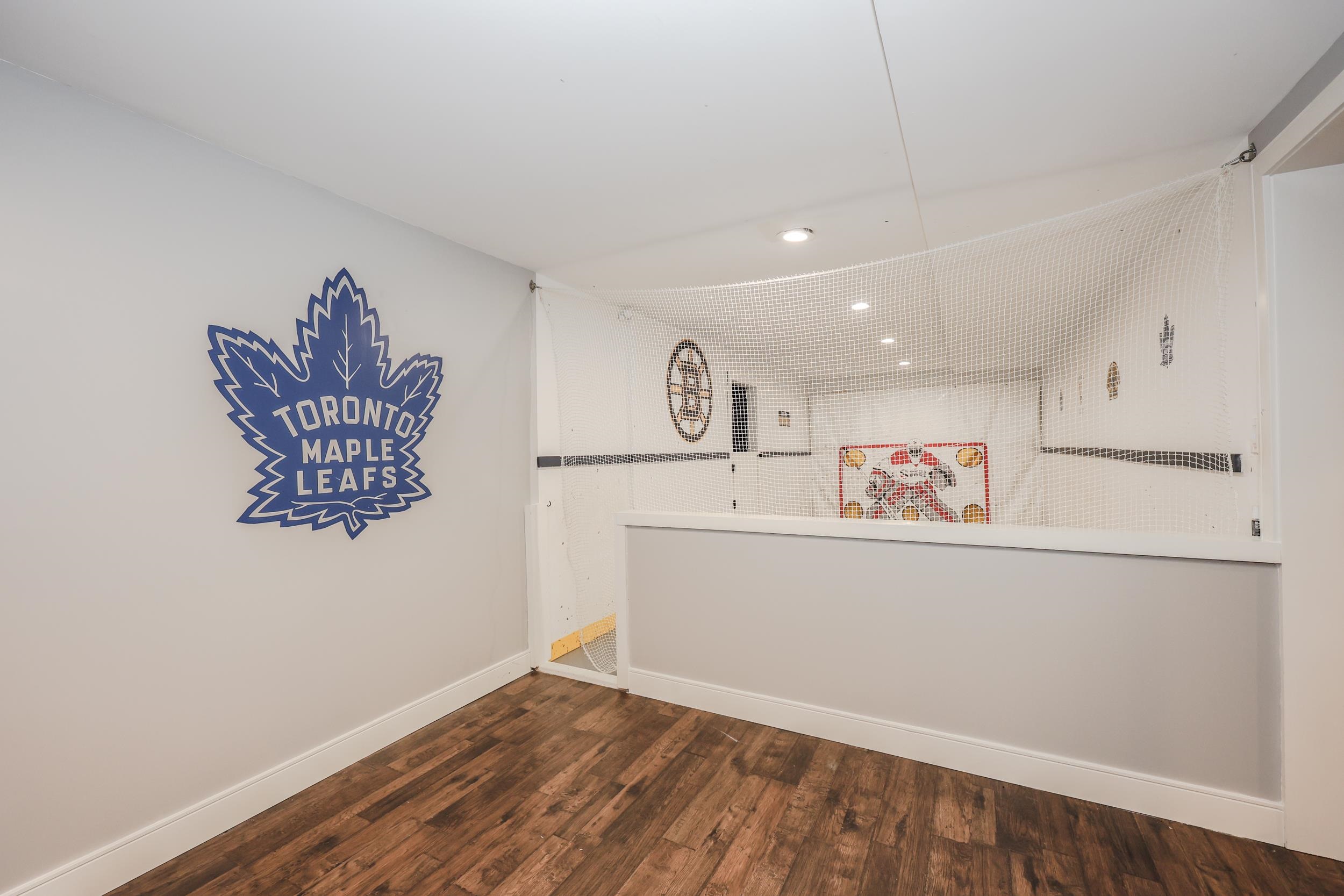 Windham, New Hampshire 03087, United States, 4 Bedrooms Bedrooms, ,4 BathroomsBathrooms,Residential,Pending,103694