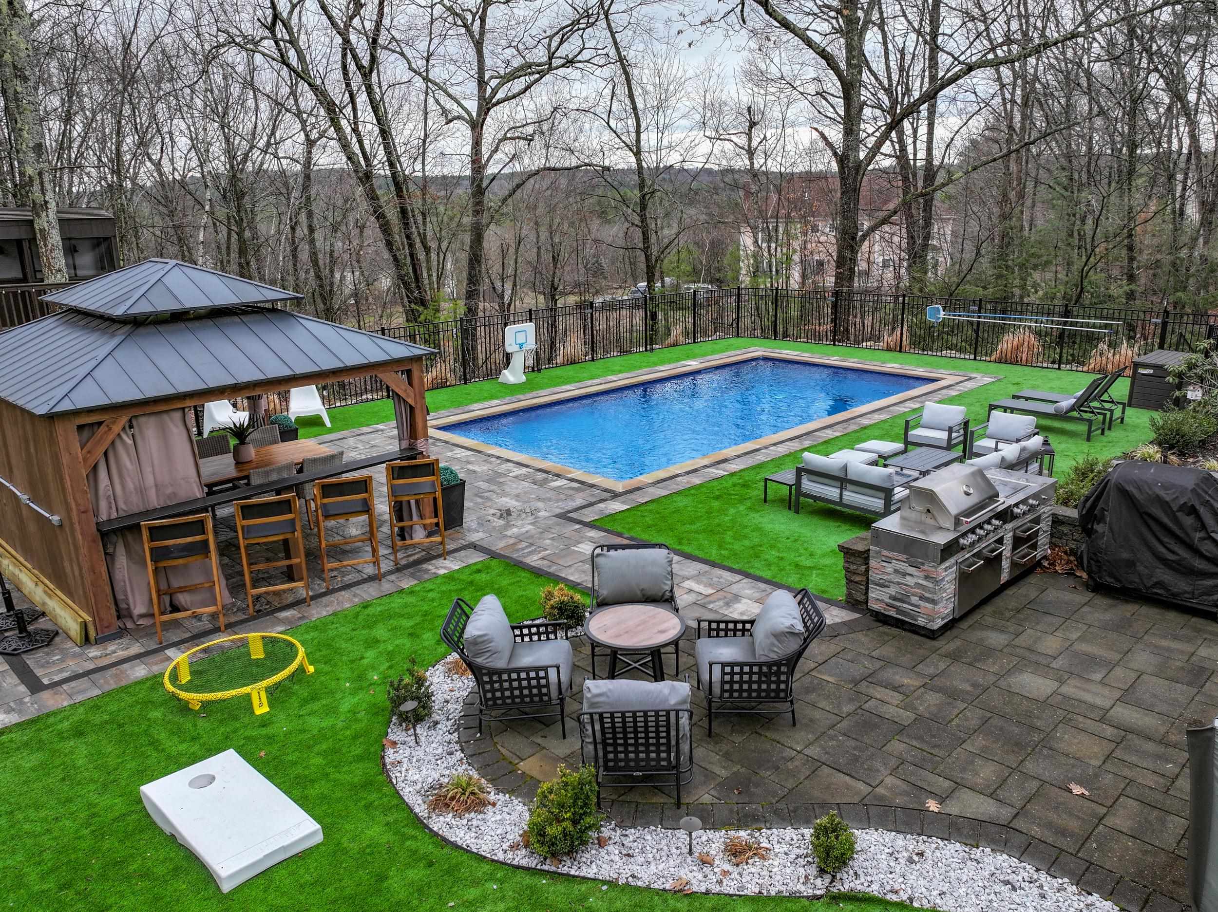 Windham, New Hampshire 03087, United States, 4 Bedrooms Bedrooms, ,4 BathroomsBathrooms,Residential,Pending,103694