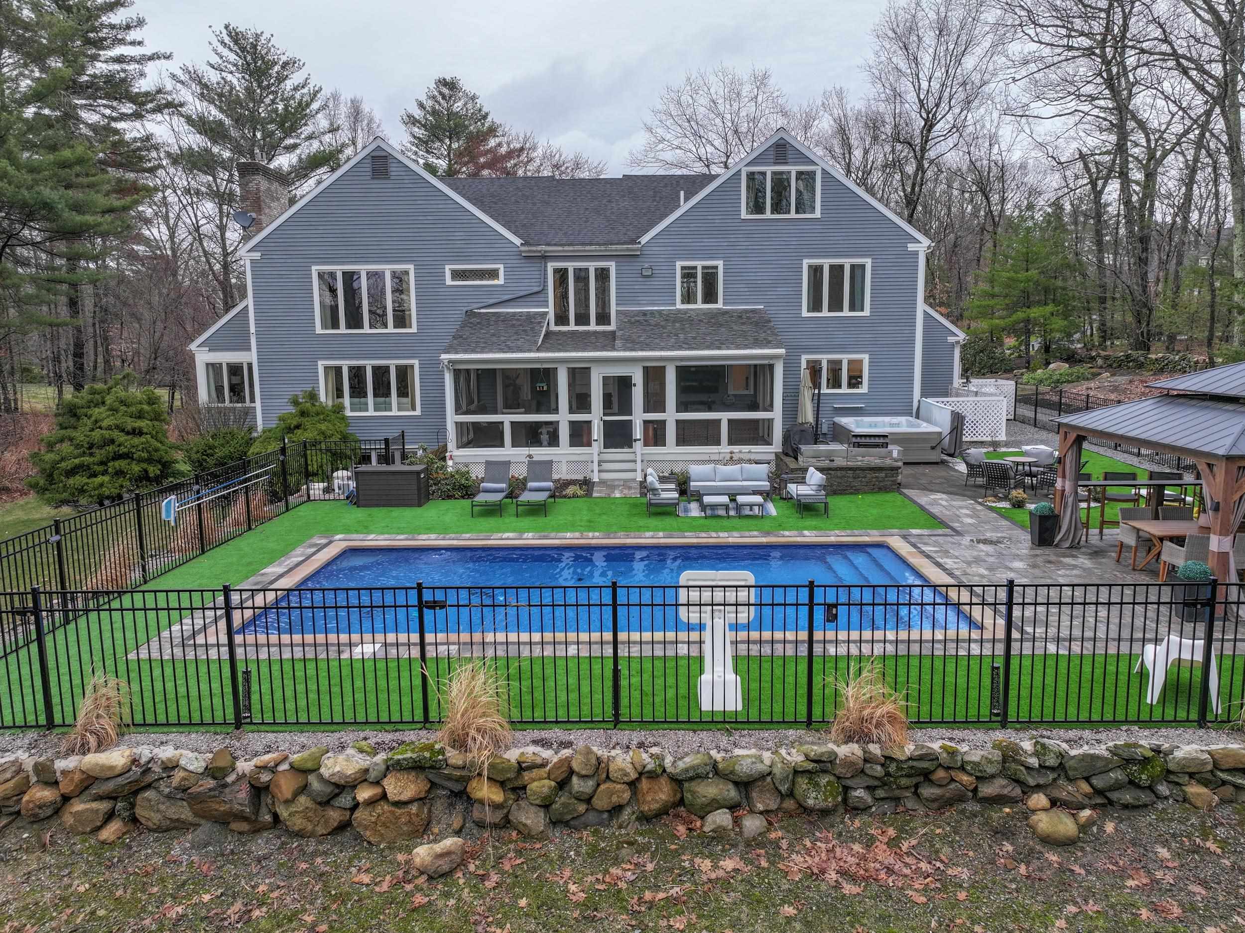 Windham, New Hampshire 03087, United States, 4 Bedrooms Bedrooms, ,4 BathroomsBathrooms,Residential,Pending,103694