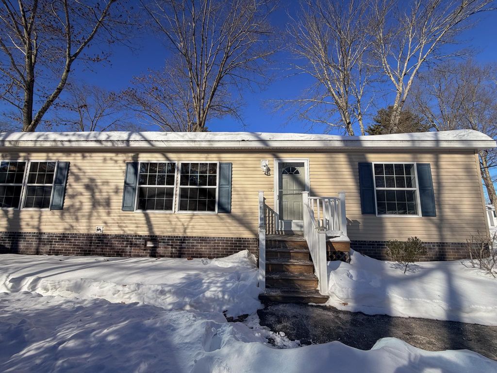Photo of 220 Robin Hood Drive #220, Exeter, NH 03833 (MLS # 5075841)