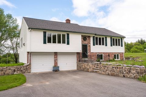 71 Arlene Drive Pelham NH 03076
