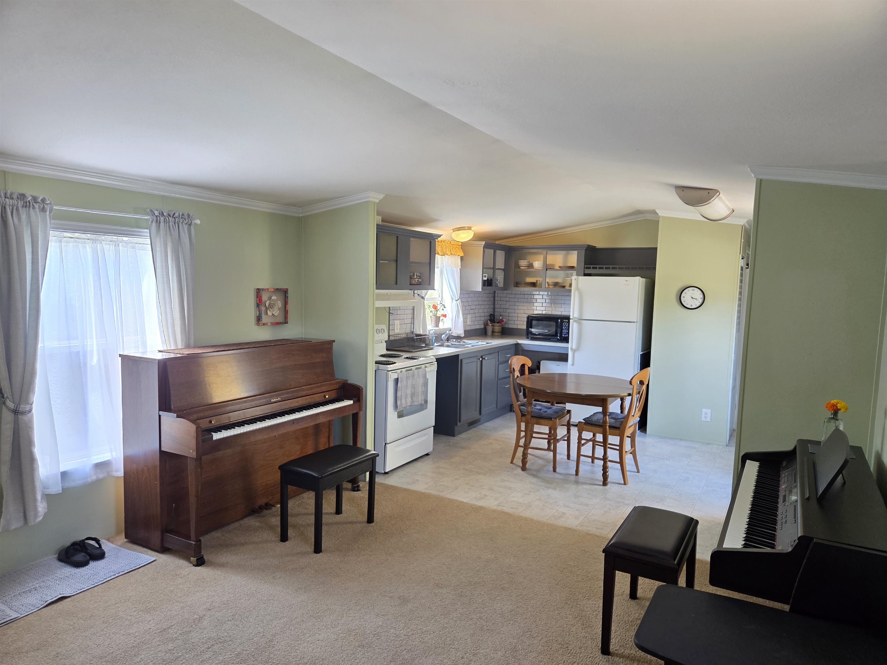 15 Mayhew Road