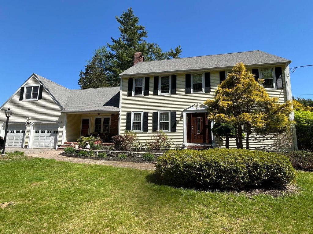 Photo of 9 Oak Ridge Road, Kensington, NH 03833 (MLS # 5089541)