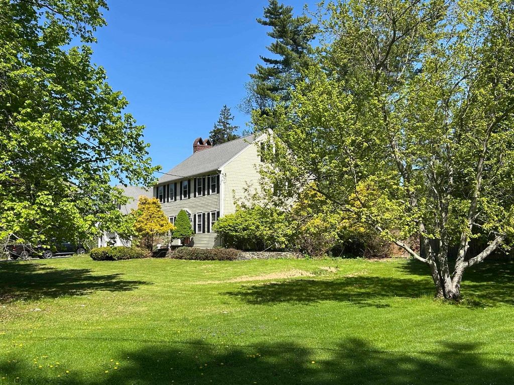 Photo of 9 Oak Ridge Road, Kensington, NH 03833 (MLS # 5089541)