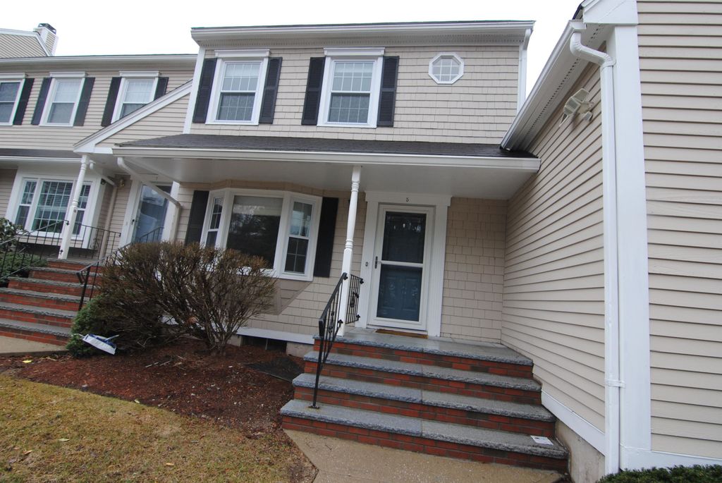 Photo of 5 Cadogan Way, Nashua, NH 03062 (MLS # 5082016)