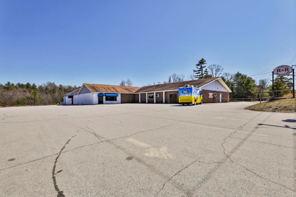 Photo of 1371 Hooksett Road, Hooksett, NH 03106 (MLS # 5085797)