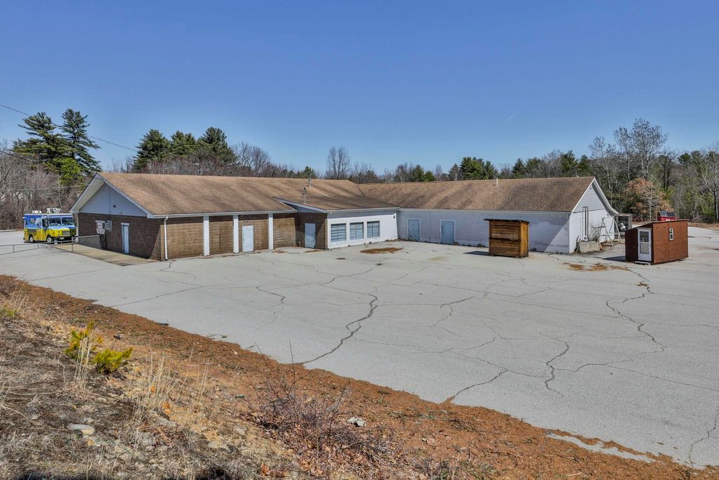 Photo of 1371 Hooksett Road, Hooksett, NH 03106 (MLS # 5085797)